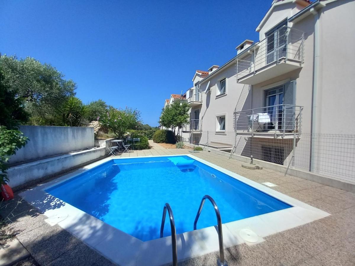 25 King'S Landing In Supetar Apartment Exterior photo